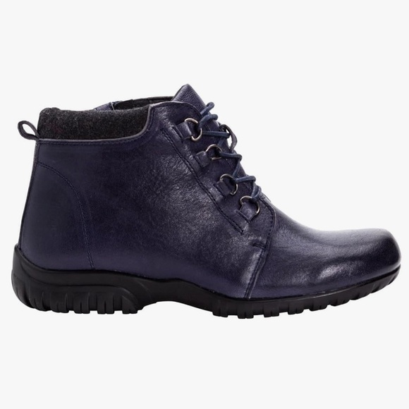 Propet Delaney Waterproof Bootie 9N  AA - Picture 1 of 9
